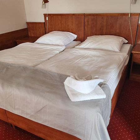 Hotel Dowhan Nowe Kültér fotó