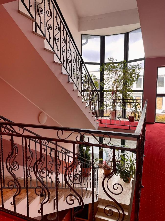 Hotel Dowhan Nowe Kültér fotó