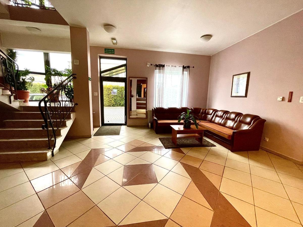 Hotel Dowhan Nowe Kültér fotó