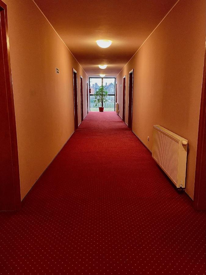 Hotel Dowhan Nowe Kültér fotó