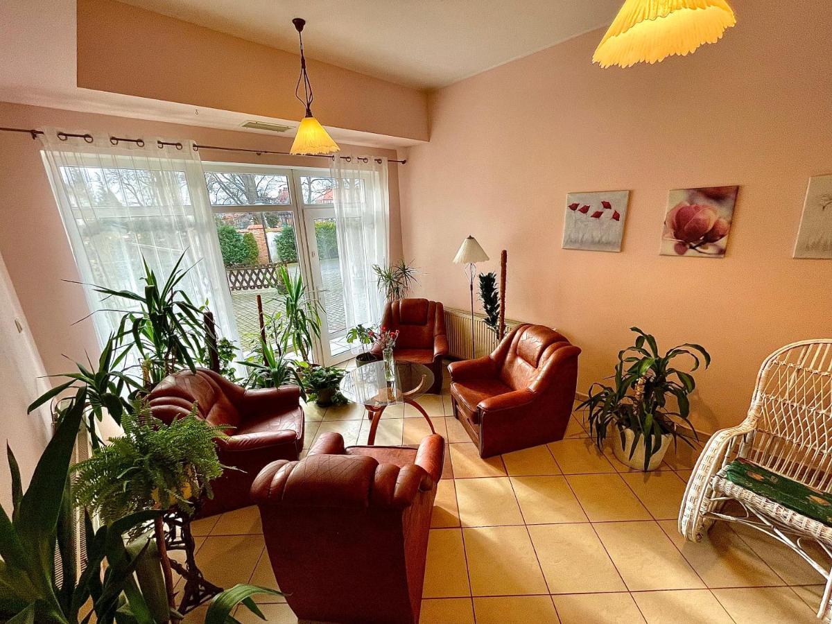Hotel Dowhan Nowe Kültér fotó