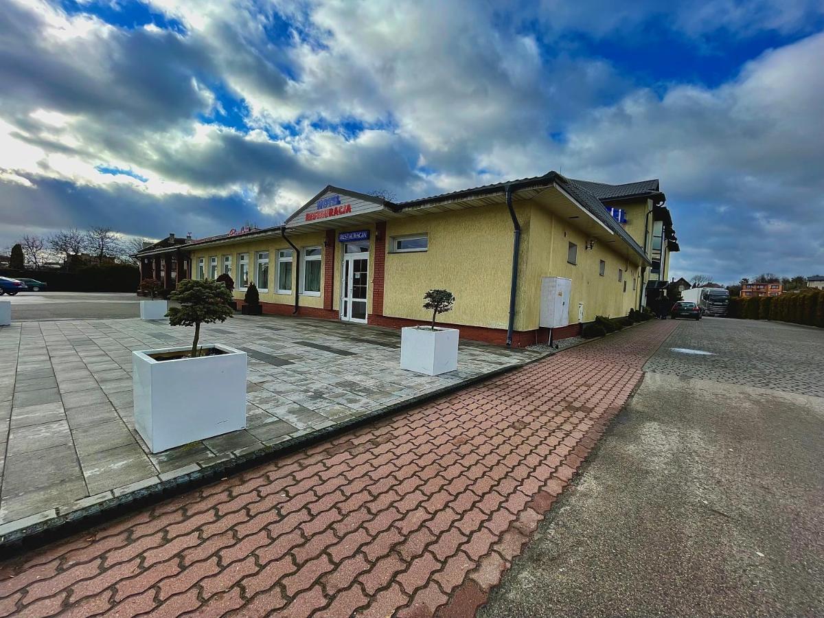 Hotel Dowhan Nowe Kültér fotó