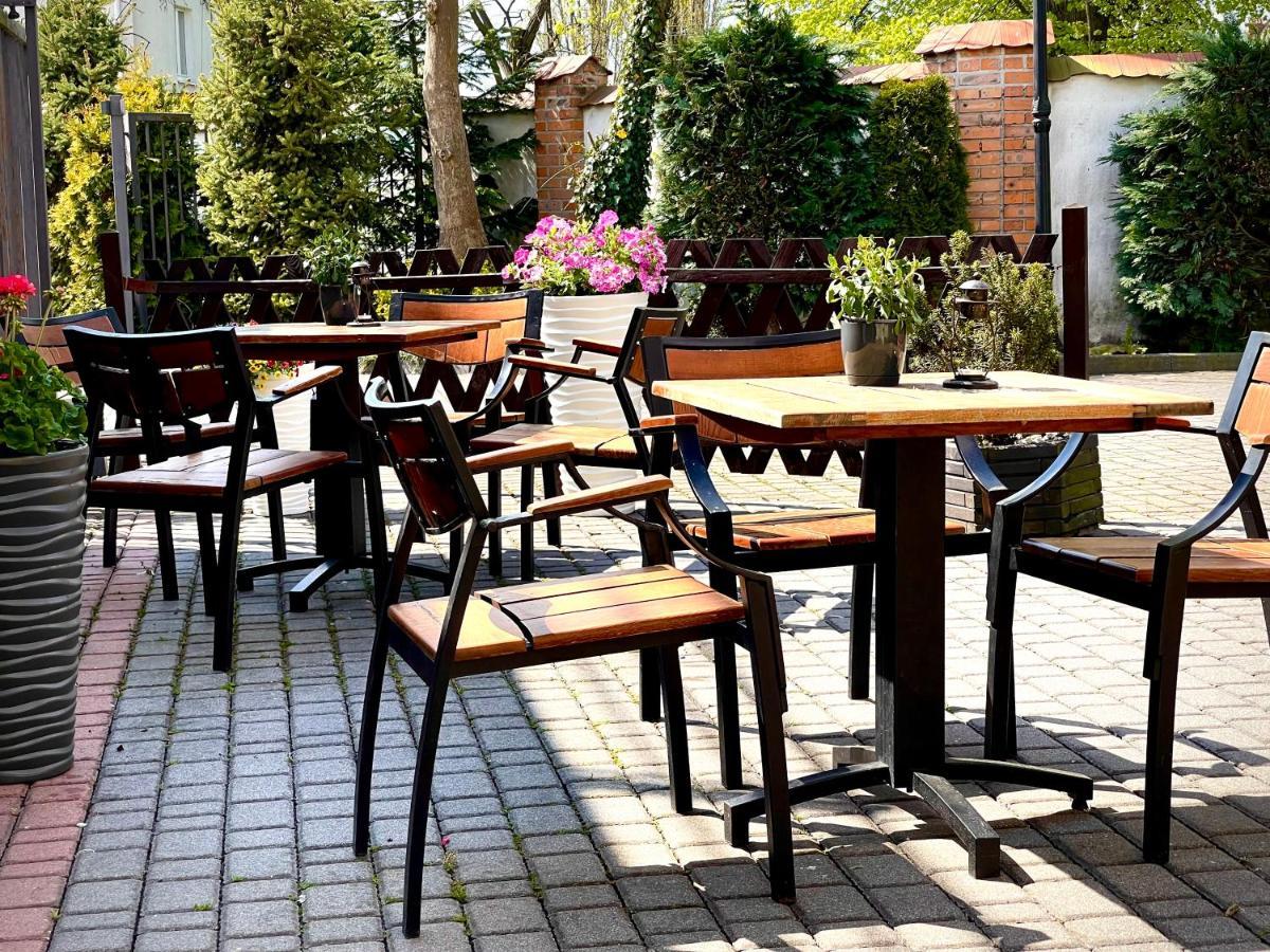 Hotel Dowhan Nowe Kültér fotó